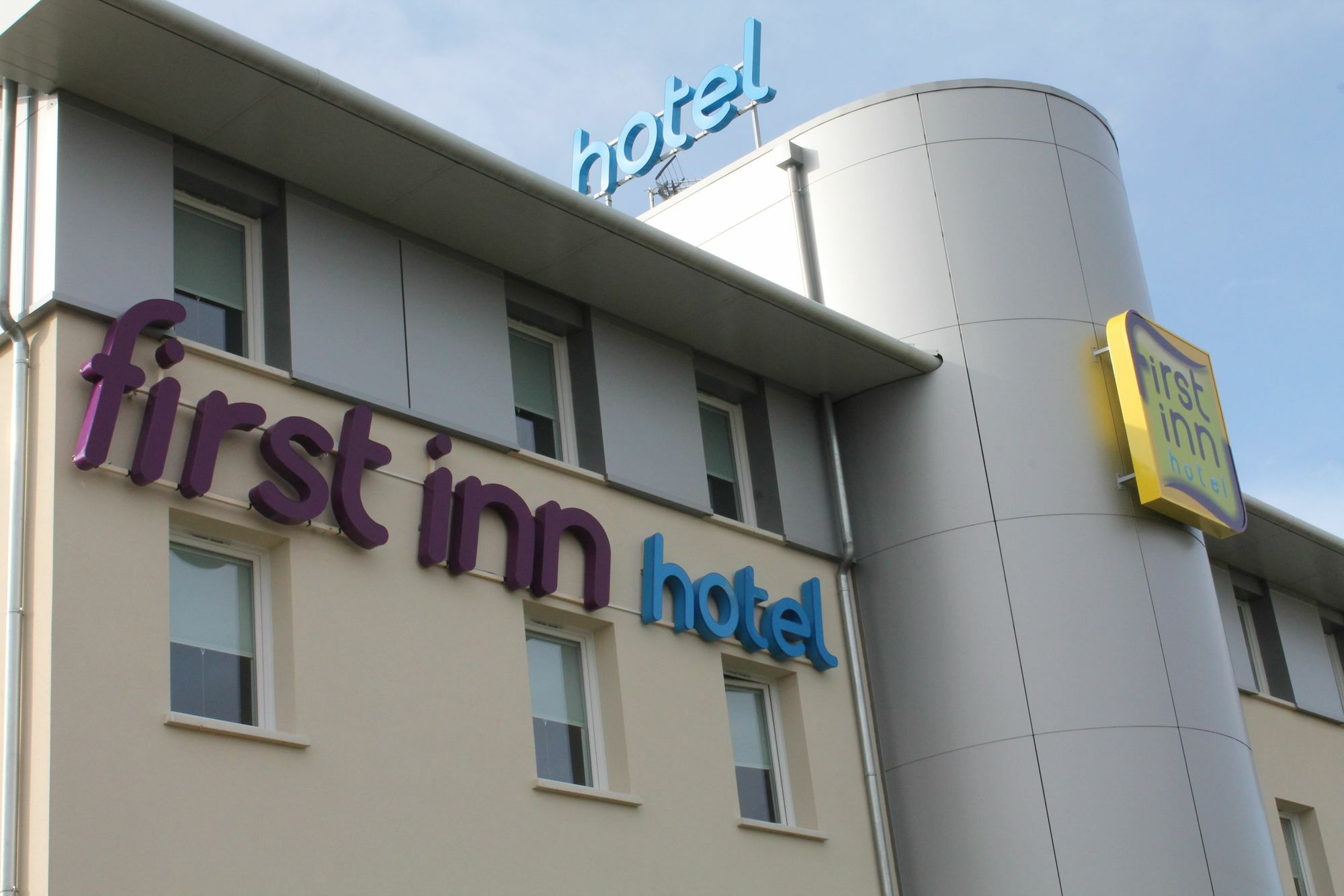 First Inn Hotel Paris Sud Les Ulis Exterior photo