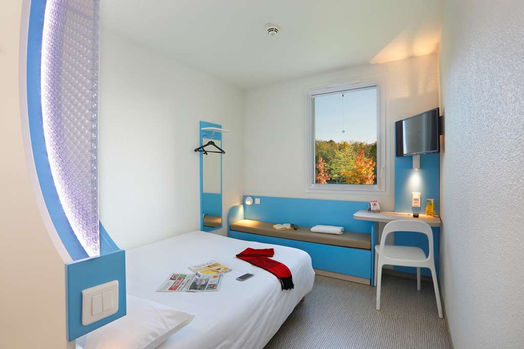 First Inn Hotel Paris Sud Les Ulis Room photo