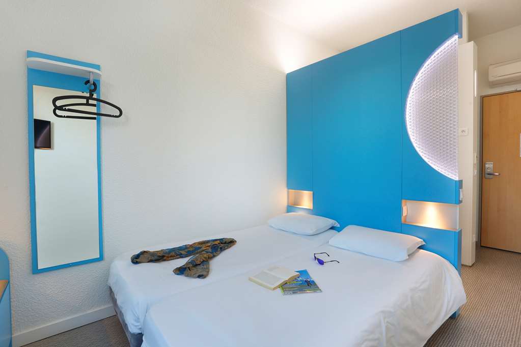 First Inn Hotel Paris Sud Les Ulis Room photo