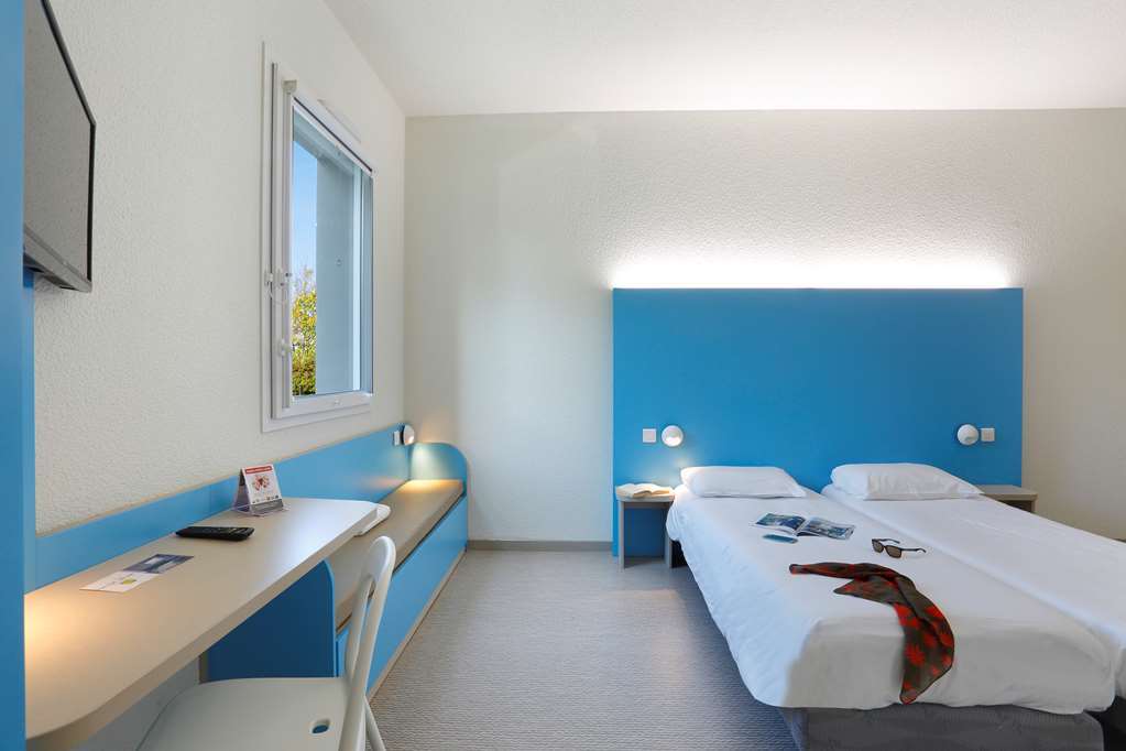 First Inn Hotel Paris Sud Les Ulis Room photo